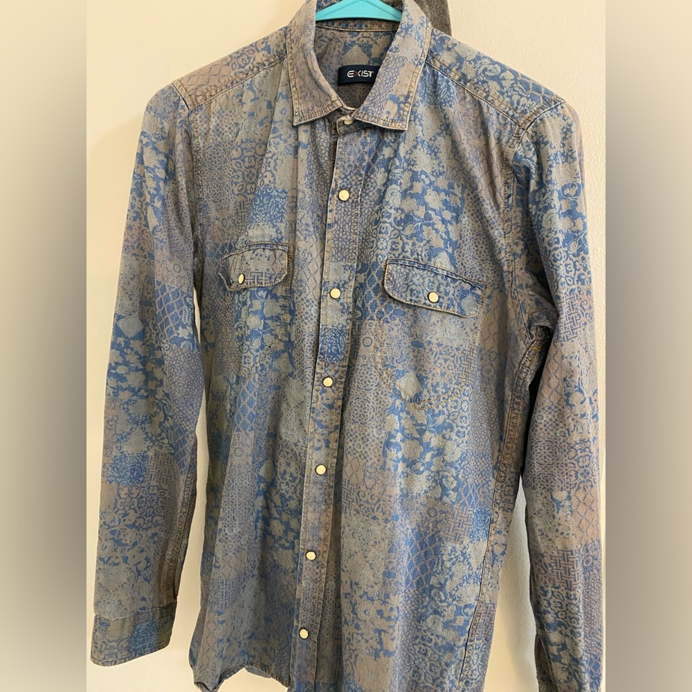 EXiST Long Sleeve Button Down Shirt with Snap Buttons